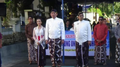 Penerimaan Pisungsung Undhuh-Undhuh 2018 oleh Pendeta dan Majelis Gereja